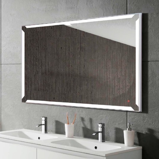 Espejo LED Anouk 100x80 cm instalado sobre lavabo moderno
