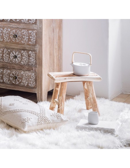 Taburete de madera natural Woody con acabado crudo – diseño rústico de interior