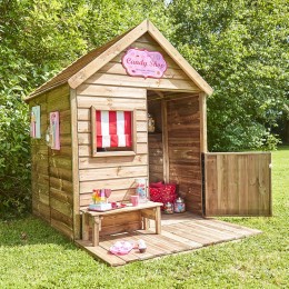 casita infantil de madera Heidi con terraza en jardín