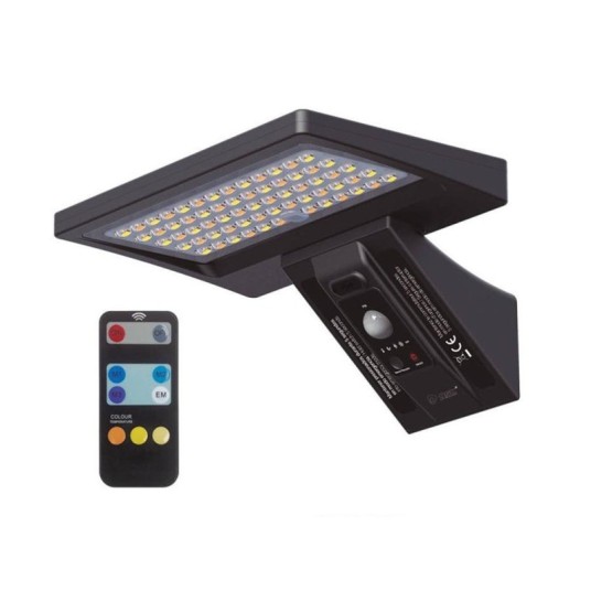 aplique solar con sensor de movimiento instalado en fachada exterior