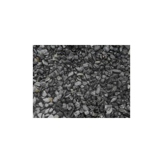 piedra canto negro decorativa en jardín exterior