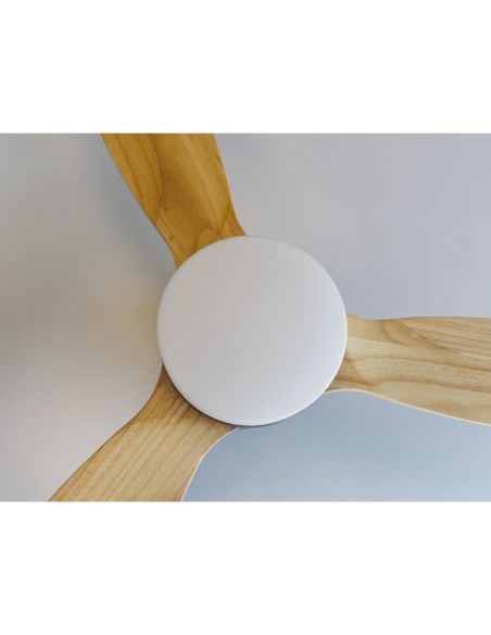 Ventilador de techo Kasama con aspas de haya efecto madera