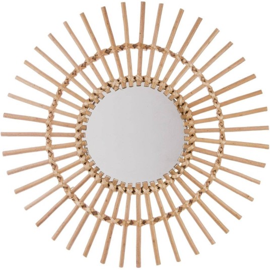 Espejo redondo de ratán natural Jane Atmosphera colgado en pared estilo boho – decoración luminosa y cálida