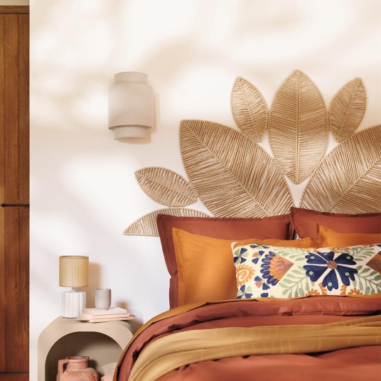 Cabecero de cama Meera efecto cuerda 3D beige en papel y hierro