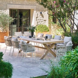Mesa de jardín rectangular XENIA 250x120 cm en madera de eucalipto FSC® para 10 personas.