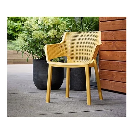 Silla Elisa mostaza de resina – Silla moderna para interior y exterior resistente y ligera