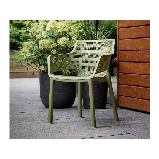 silla Elisa verde de resina para terraza exterior