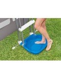 lavapiés piscina INTEX instalado en escalera acceso agua limpia
